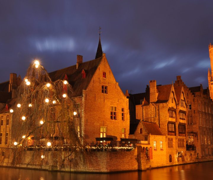 Private day trip from Amsterdam to Bruges including boat tour